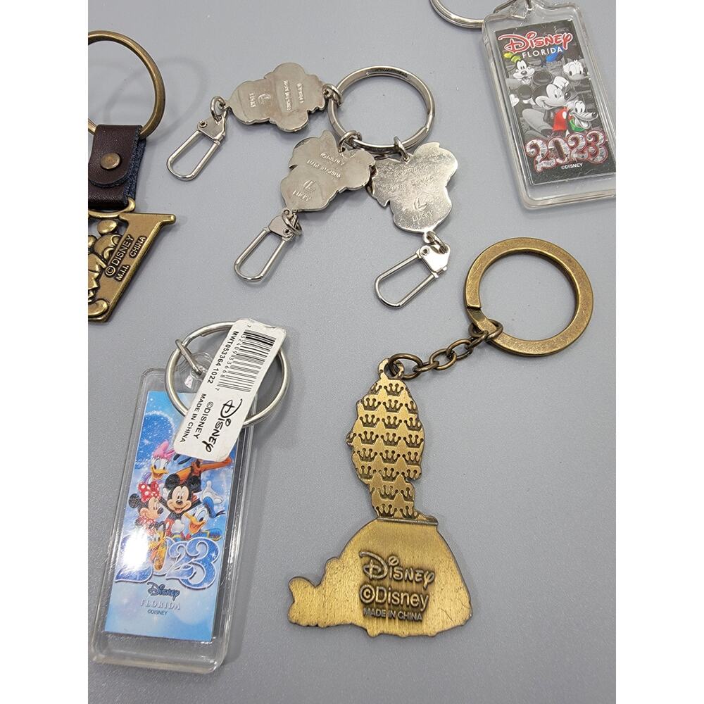 Walt Disney Keychains Lot - Picture 8 of 10